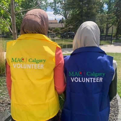Sisters volunteer vests